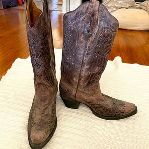 Corral Boots like new size 9M